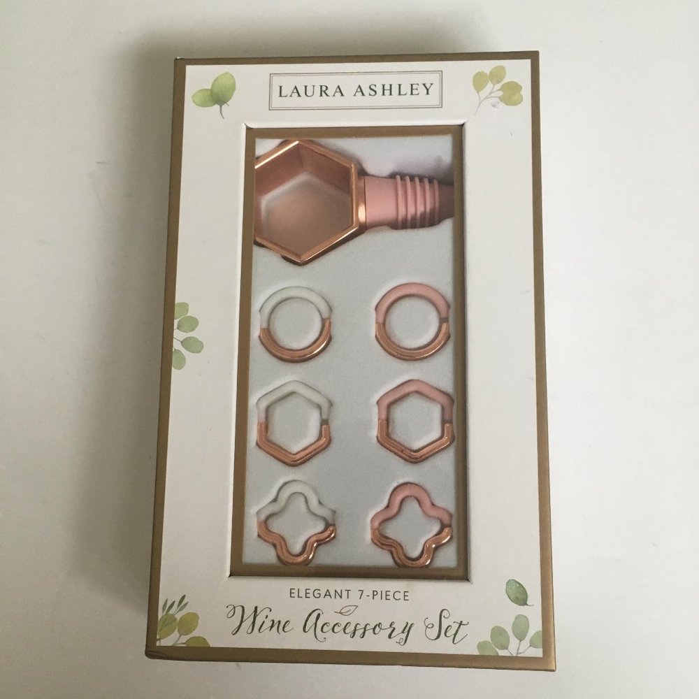 NWT Laura Ashley 7 Piece Wine Accessory Set